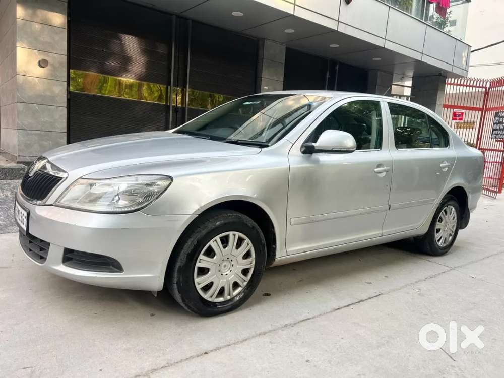 Skoda Laura, 2011, Petrol