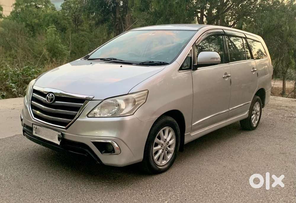 Toyota Innova 2.5 Vx 8 Seater Bs Iv, 2015, Diesel