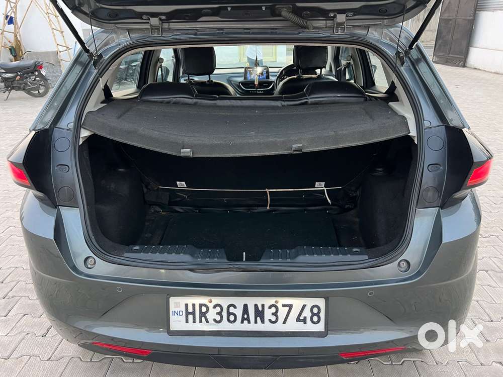 Tata Altroz 1.2 Xm Plus, 2022, Petrol