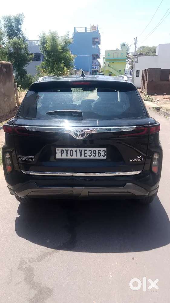 Toyota Hyrder V Petrol + Hybrid