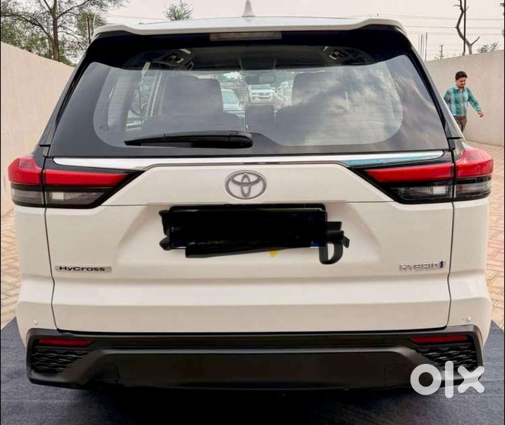 Toyota Innova Hycross 2.0 Vx Hybrid 7 Str, 2023, Petrol