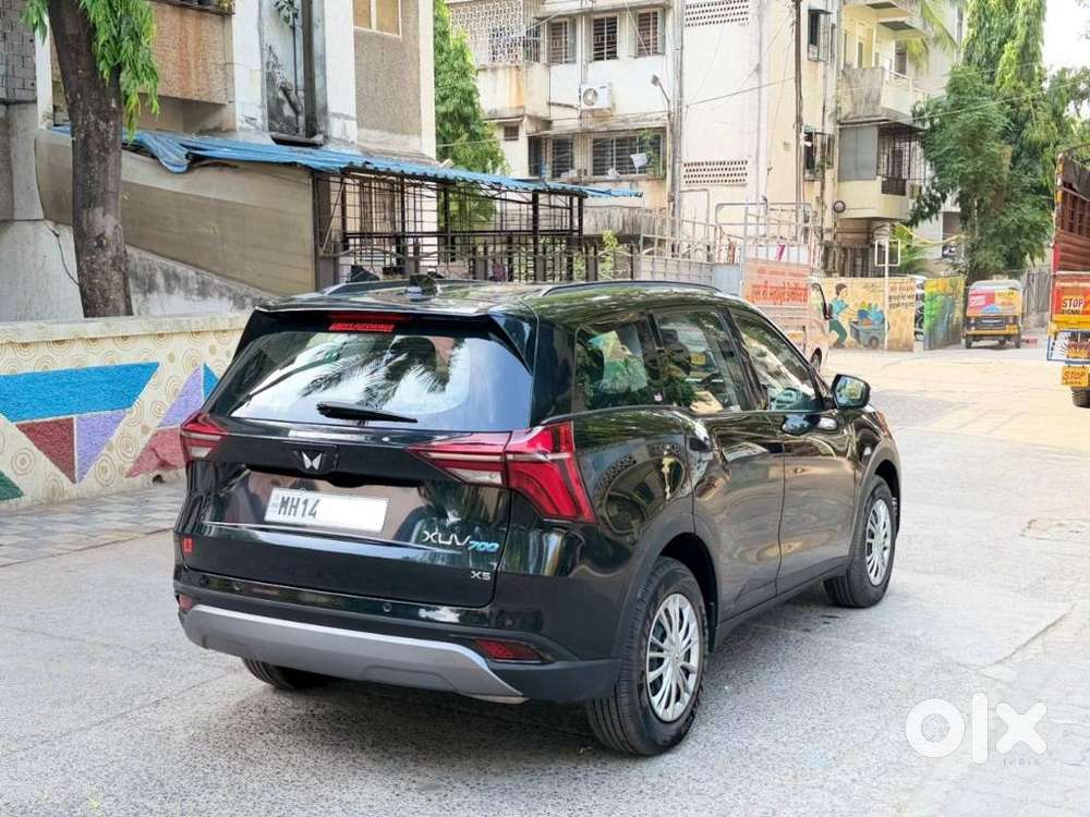 Mahindra Xuv700 2.0 Ax 5 Petrol Mt 7 Str, 2024, Petrol