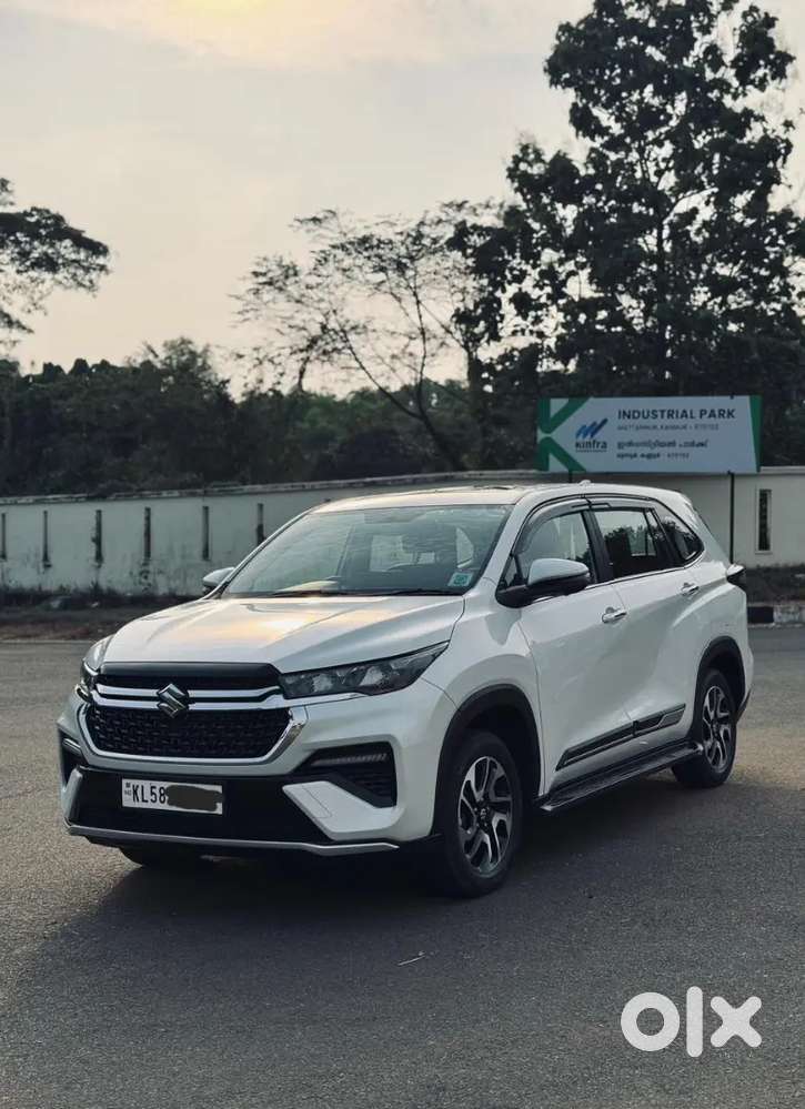 Maruti Suzuki Invicto 2025 Petrol 7000 Km Driven