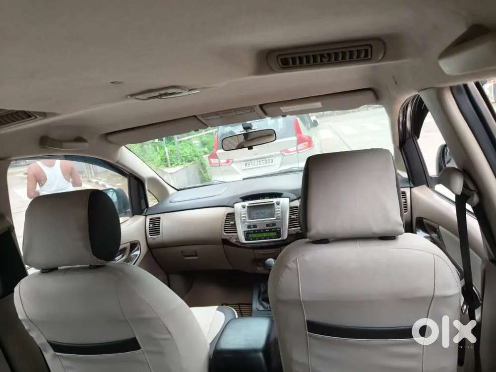 Toyota Innova V Diesel 2015
