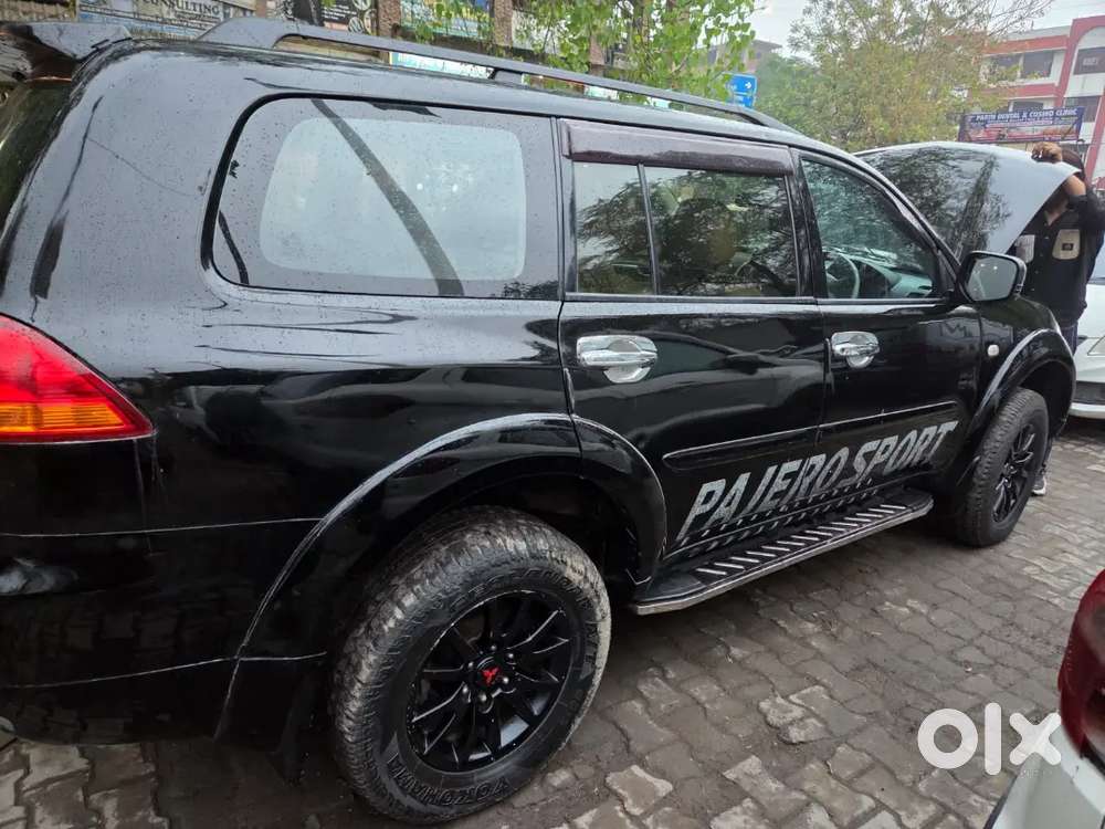 Mitsubishi Pajero Sport 2013 Diesel 100000 Km Driven
