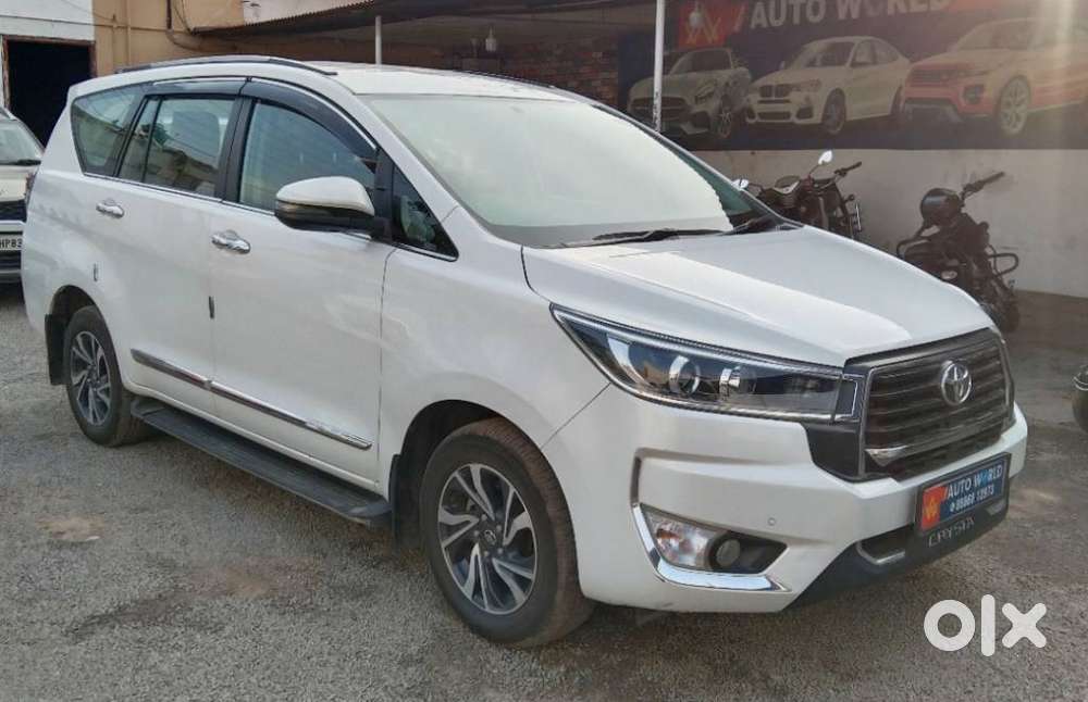 Toyota Innova Crysta 2.4 V 8 Str, 2023, Diesel