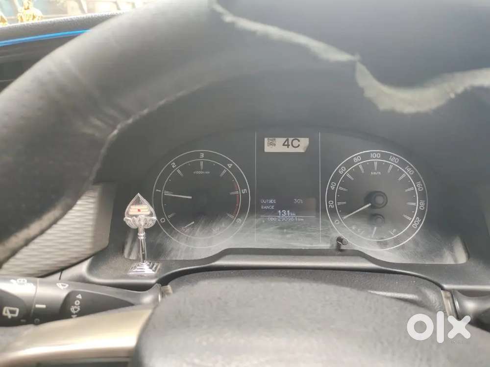 Toyota Innova Crysta 2019 Diesel 290000 Km Driven