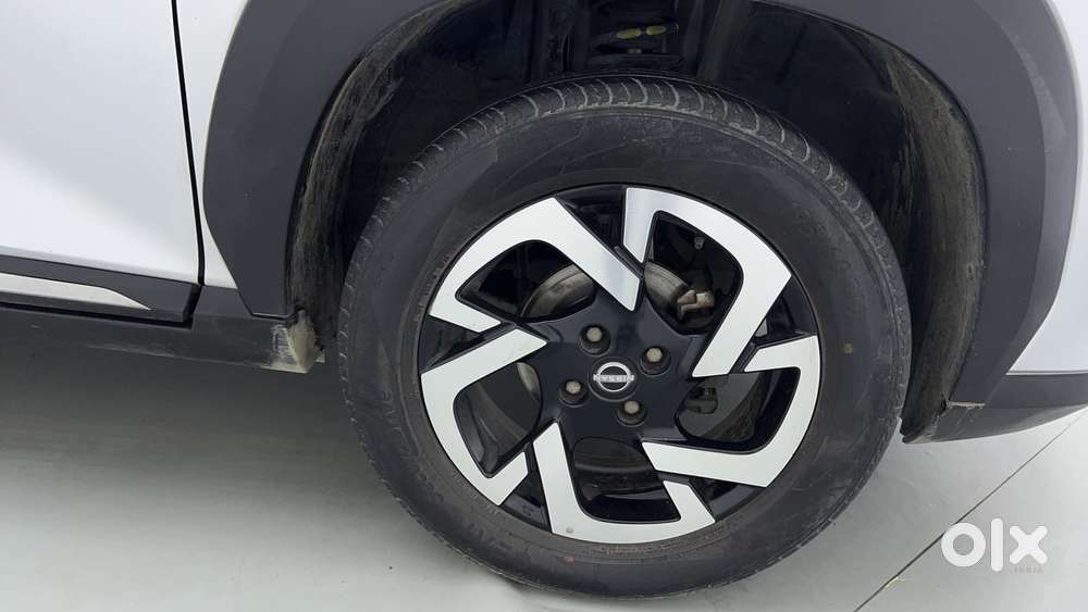 Nissan Magnite 1.0 Xv, 2022, Petrol