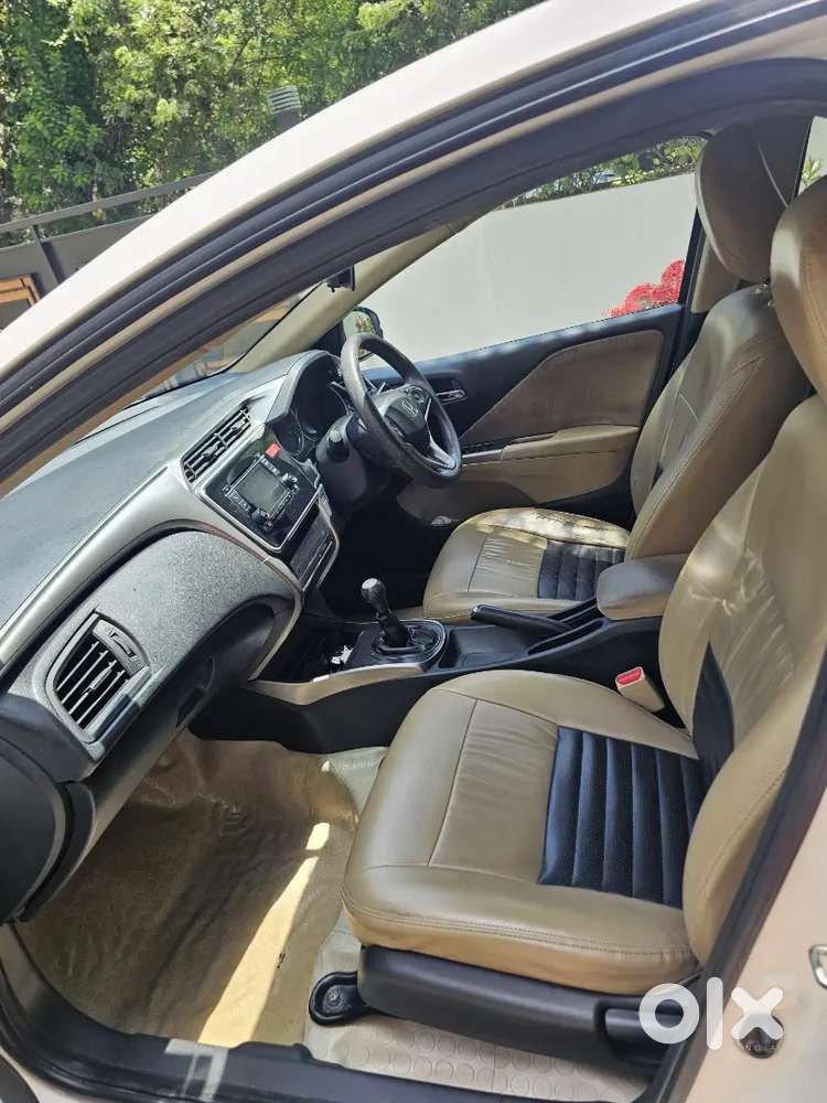 Honda City 1.5 V 2015