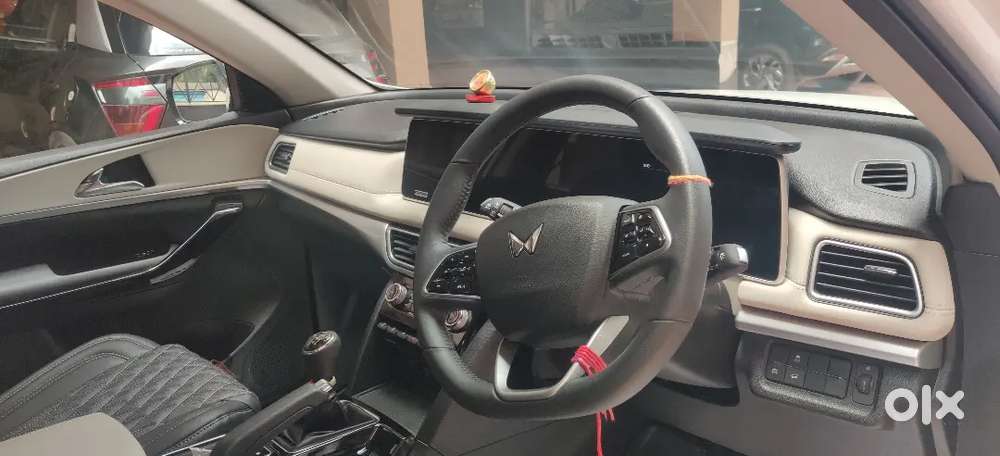 Xuv 700, As Good As New. Prime Condition. Premium Seat Covers