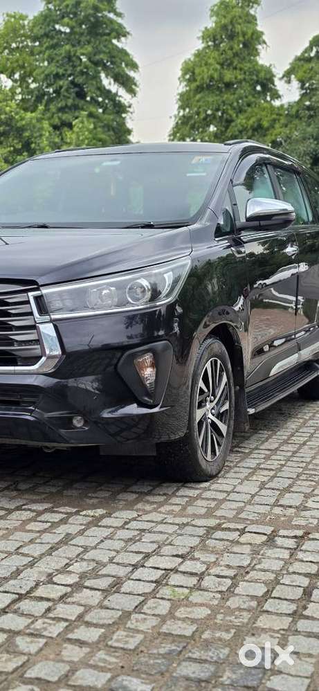 Toyota Innova Crysta 2.8z Automatic, 2022, Diesel