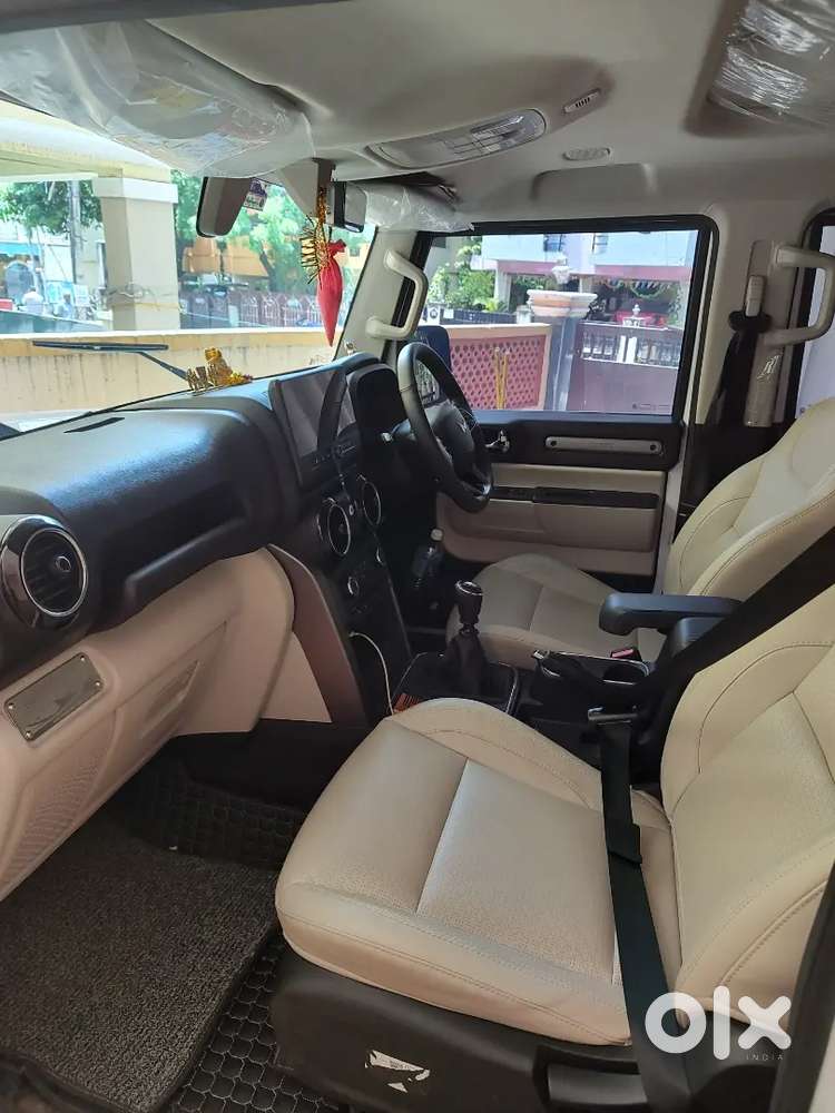 2026 Mahindra Thar Roxx Mx5 Diesel Manual 2wd 5700km White