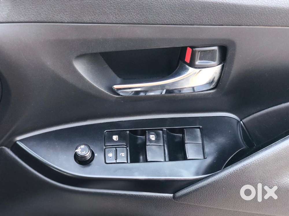 Toyota Innova Crysta 2.8 Gx At 8 Seater, 2017, Diesel