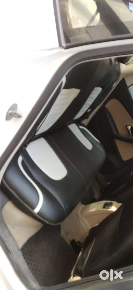 Volkswagen Ameo 1.5 Tdi Highline At 16 Alloy, 2018, Diesel