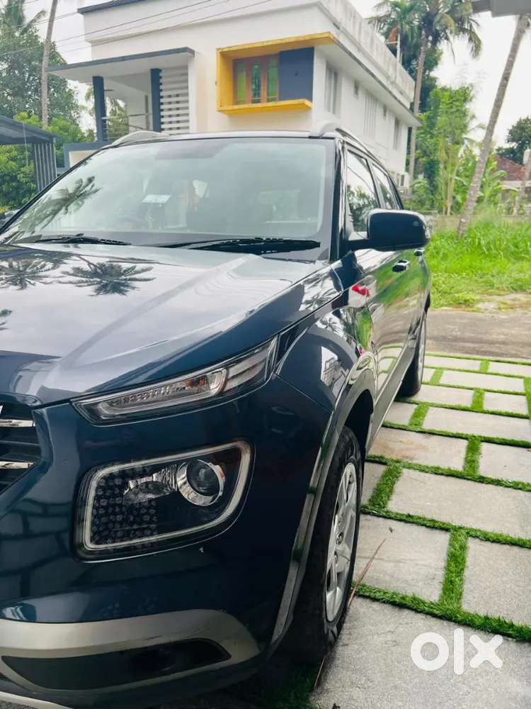 Hyundai Venue 2020 Petrol Well Maintained