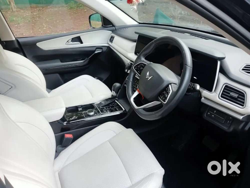 Mahindra Xuv700 Ax7 2024