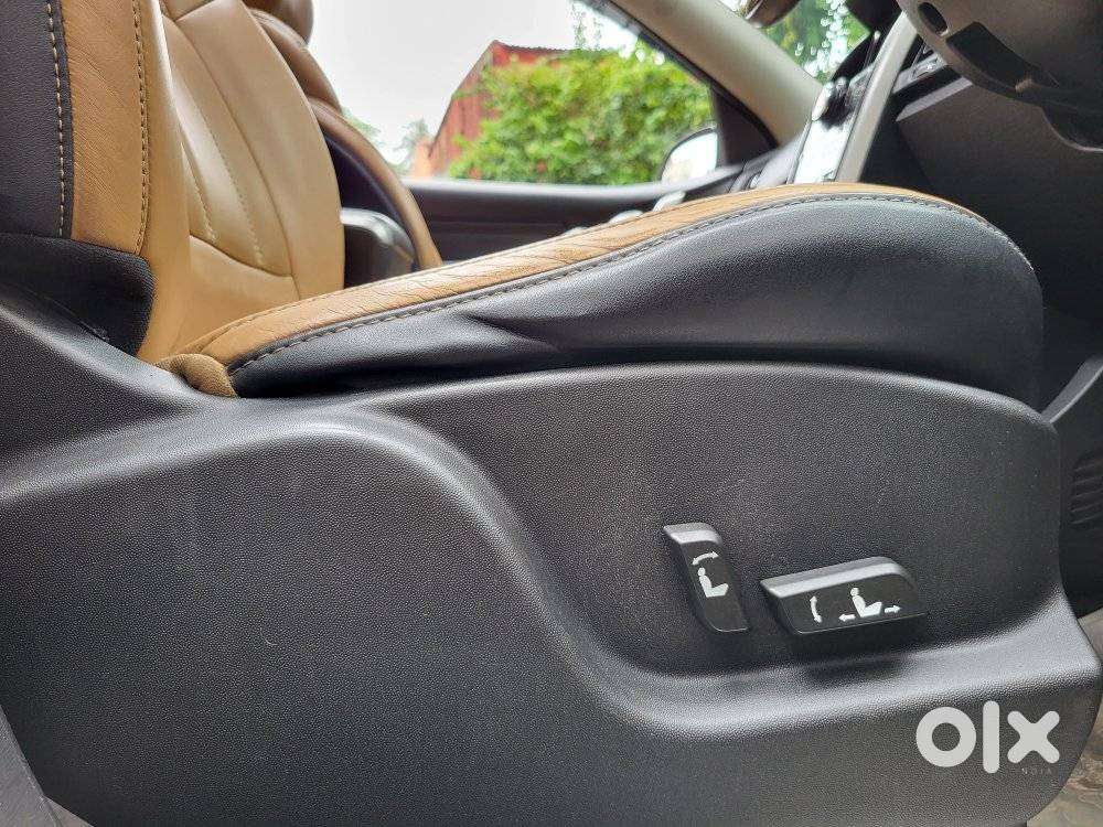 Mahindra Xuv500 W11 Option, 2021, Petrol