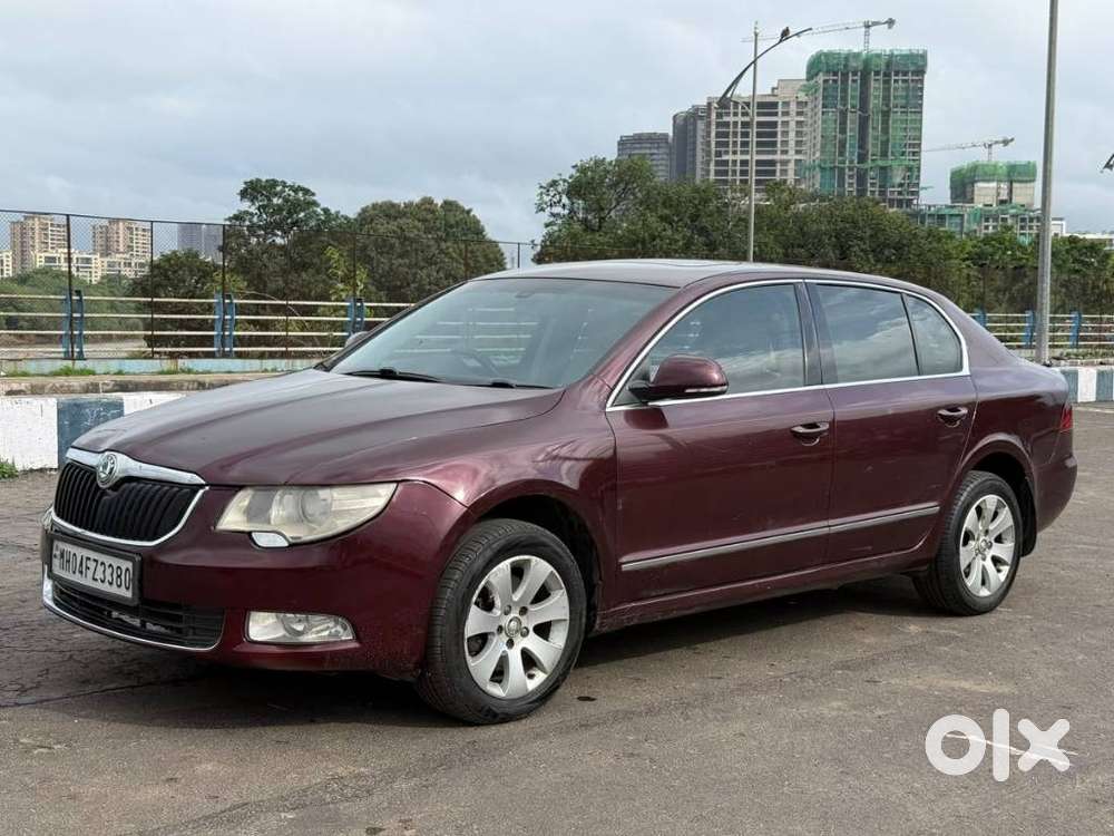 Skoda Superb { }2.0 Elegance Tdi At, 2013