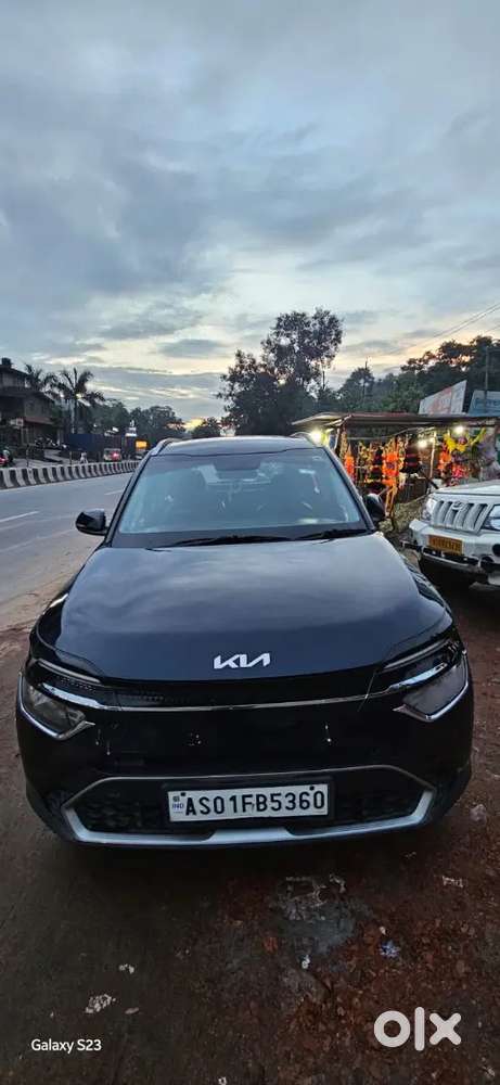 Kia Carens 2022 Petrol 60000 Km Driven