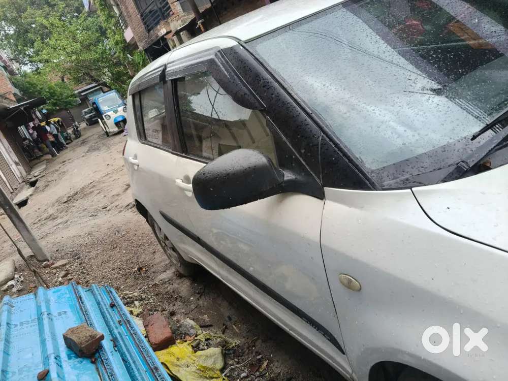 Good Condition And All Features Workings