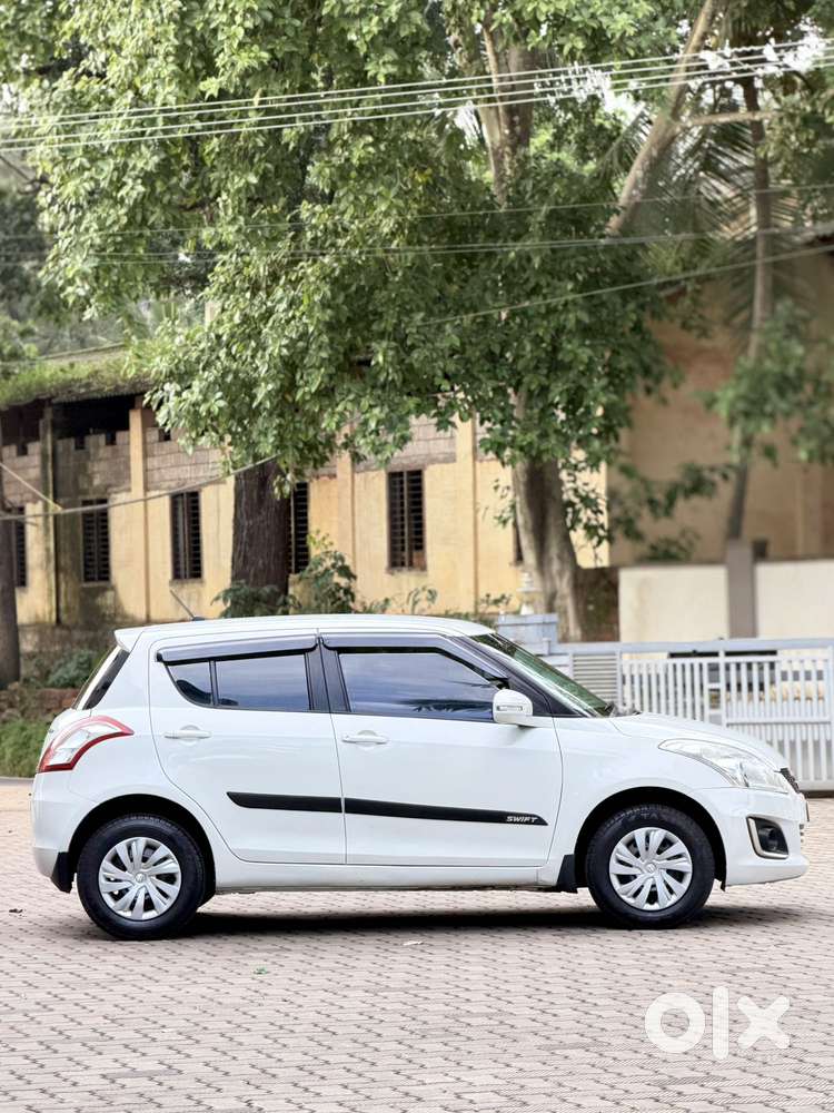 Maruti Suzuki Swift Vxi Ags, 2016, Petrol