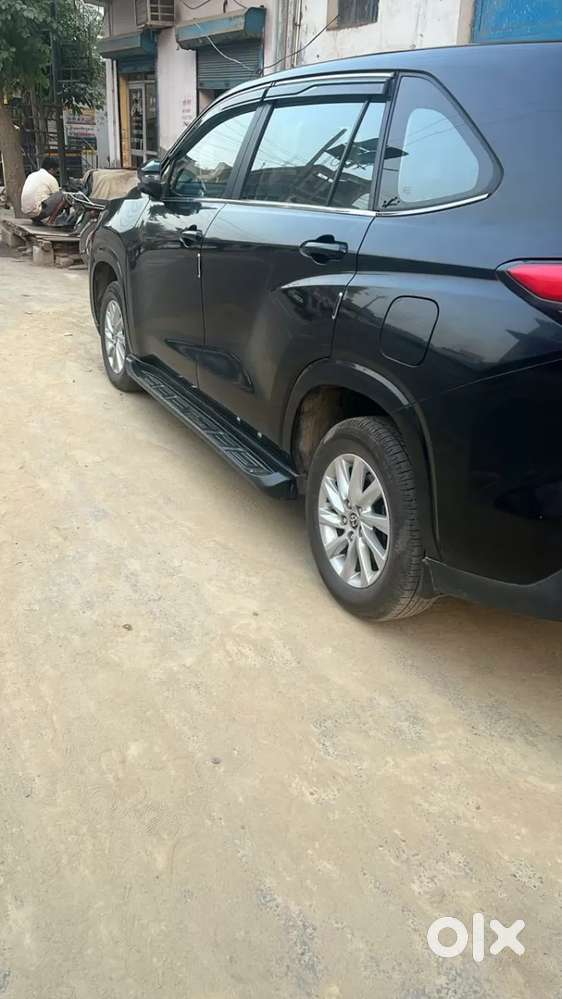 Toyota Innova Hycross, 2024, Petrol