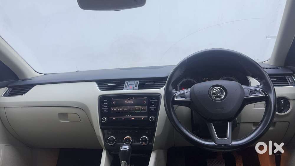 Skoda Octavia Elegance 1.8 Tsi At, 2017, Petrol