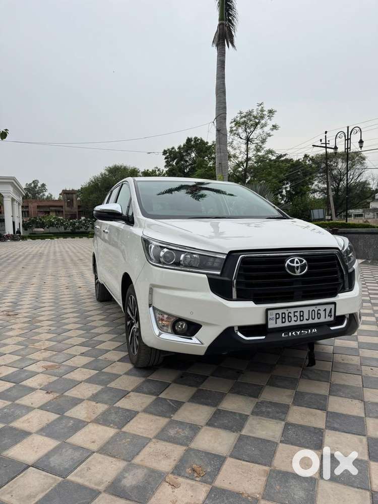 Toyota Innova Crysta 2024
