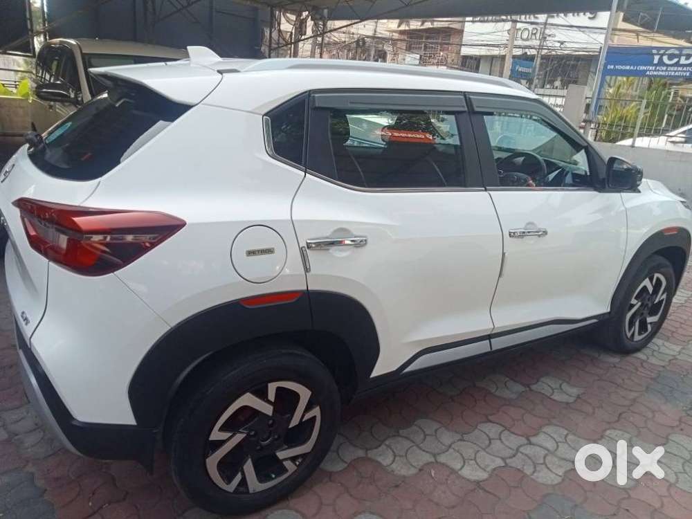 Nissan Magnite 1.0 Xv Turbo Cvt, 2023, Petrol