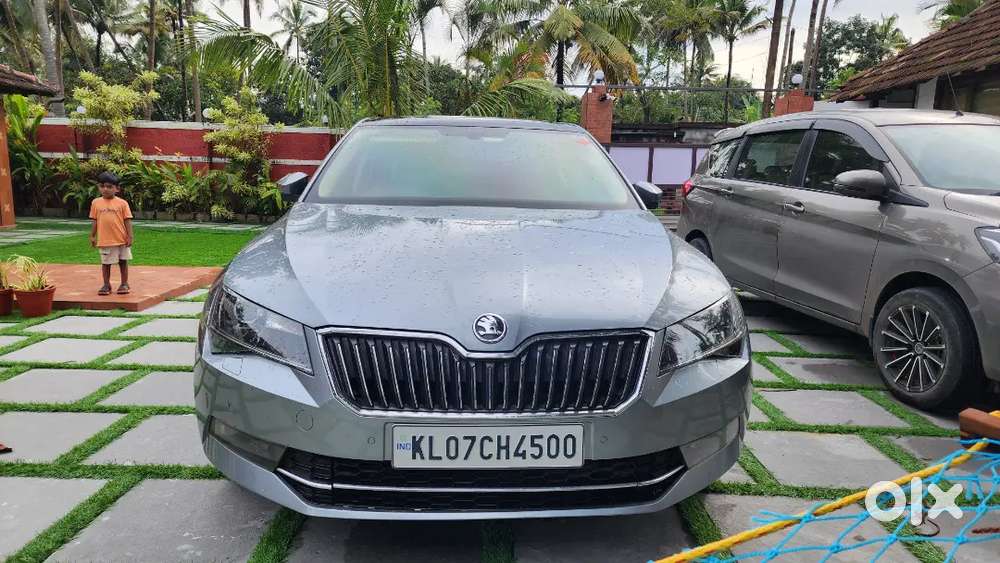 Skoda Superb 2016 December Diesel Well Maintained