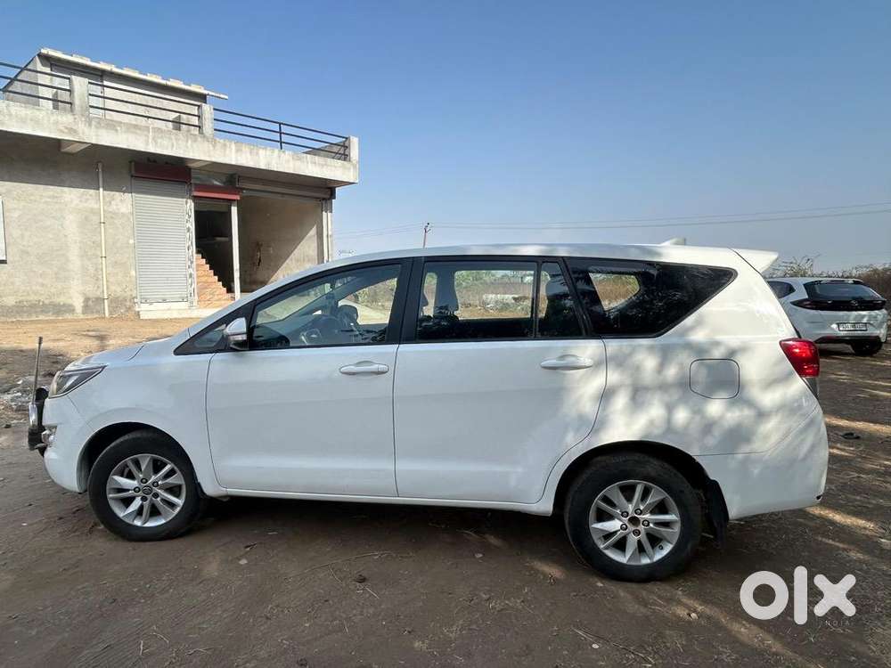 Toyota Innova Crysta 2017 Diesel Well Maintained