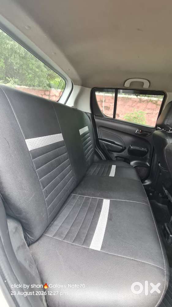 Maruti Suzuki Swift Lxi, 2012, Petrol