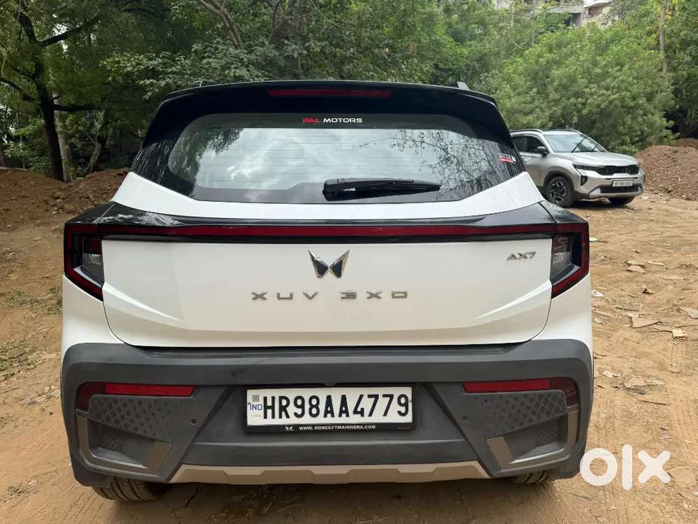 Mahindra Xuv300 Ax7 At Petrol 2026