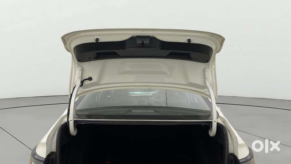 Volkswagen Virtus 1.0 Topline Tsi At, 2023, Petrol