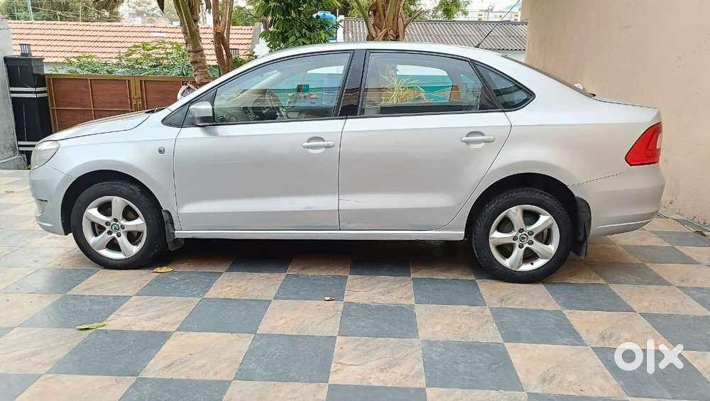 Skoda Rapid 2012 Diesel Good Condition With Company Service Revord