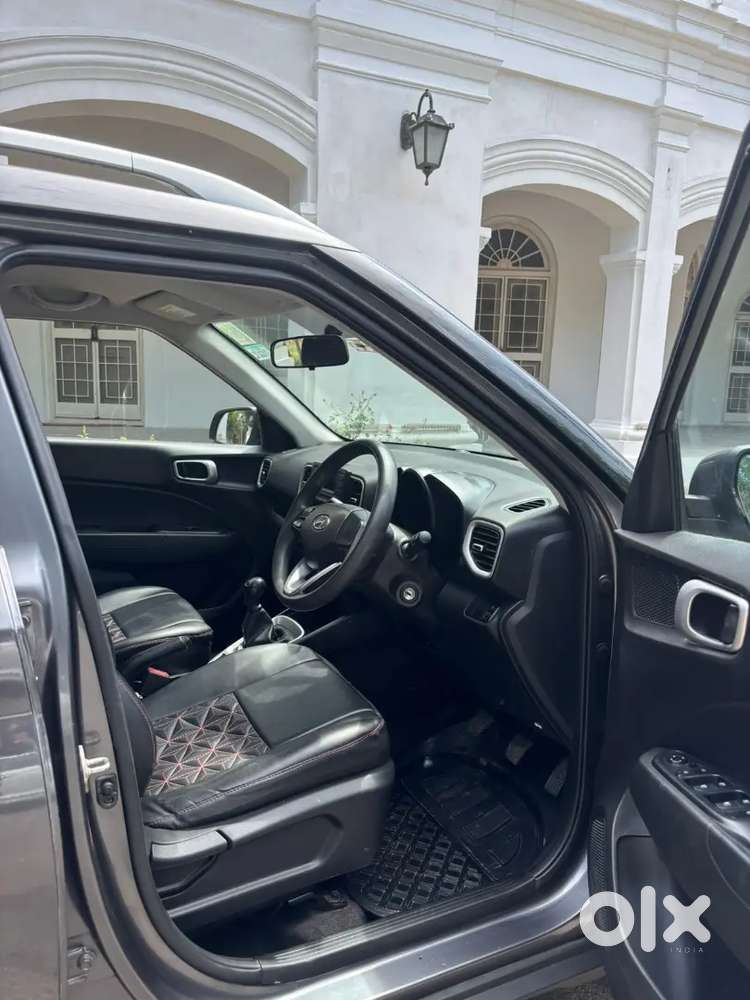 Hyundai Venue Petrol 2021