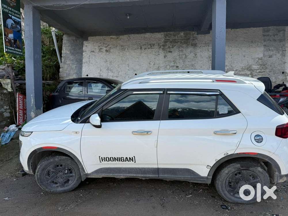 Hyundai Venue 2021 Petrol Well Maintained