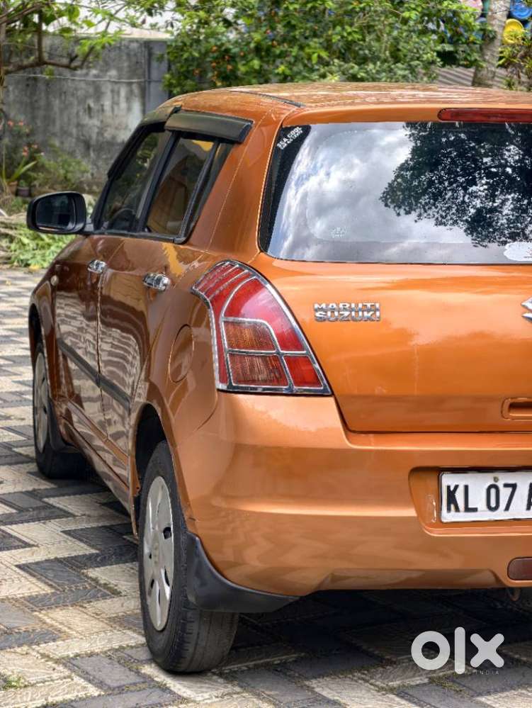 Maruti Suzuki Swift Vxi + Manual, 2005, Petrol
