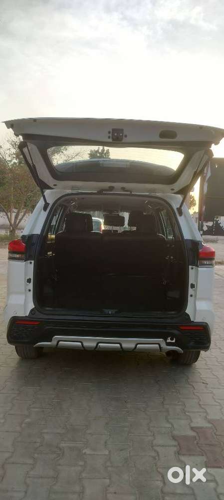 Toyota Innova Hycross 2.0 Vx Hybrid 7 Str, 2023