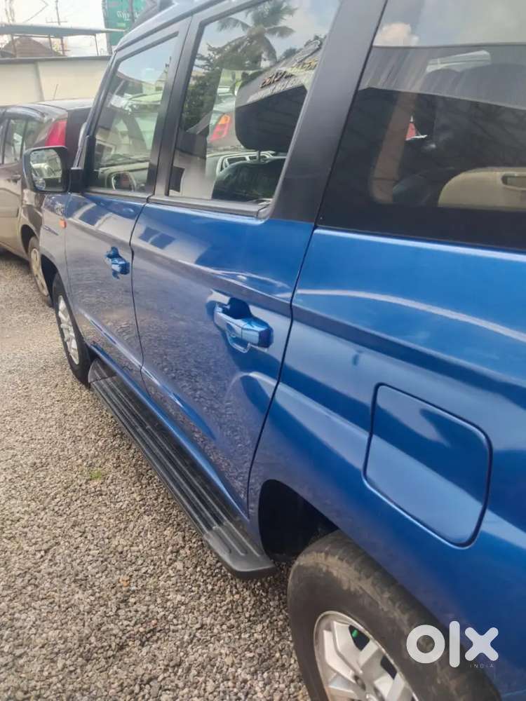Mahindra Tuv 300 2018
