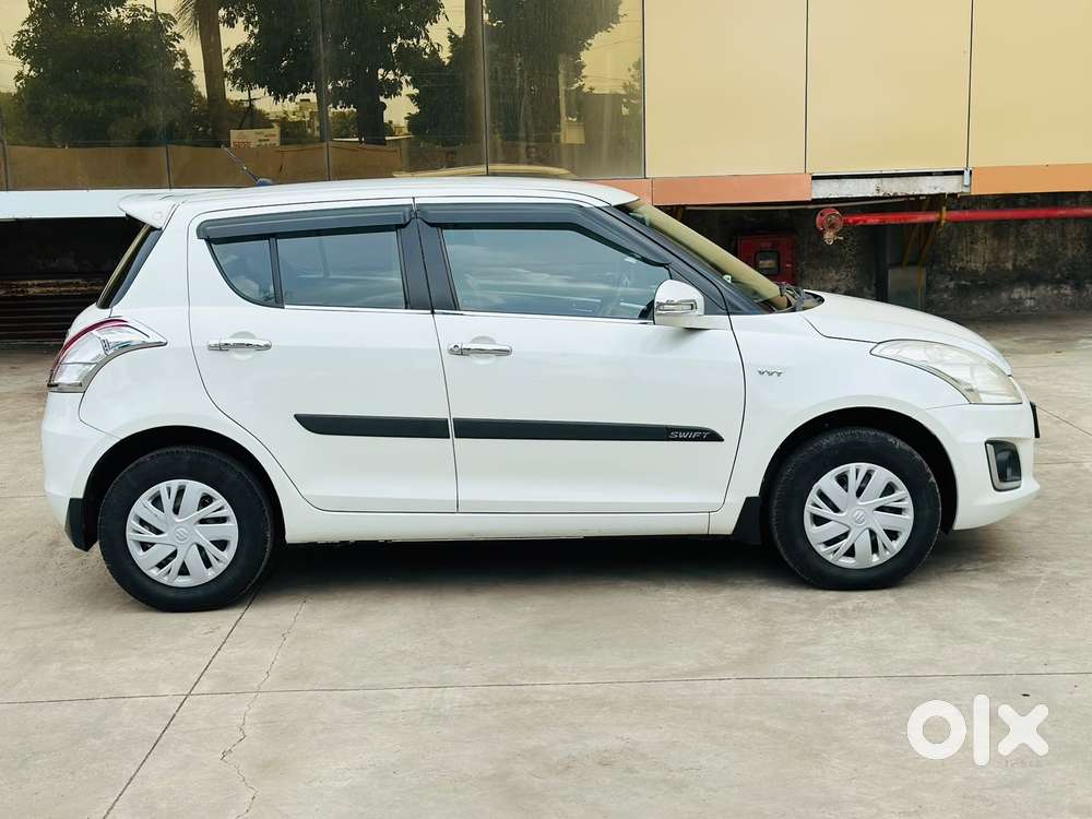 Maruti Suzuki Swift Vxi Ags, 2017, Petrol