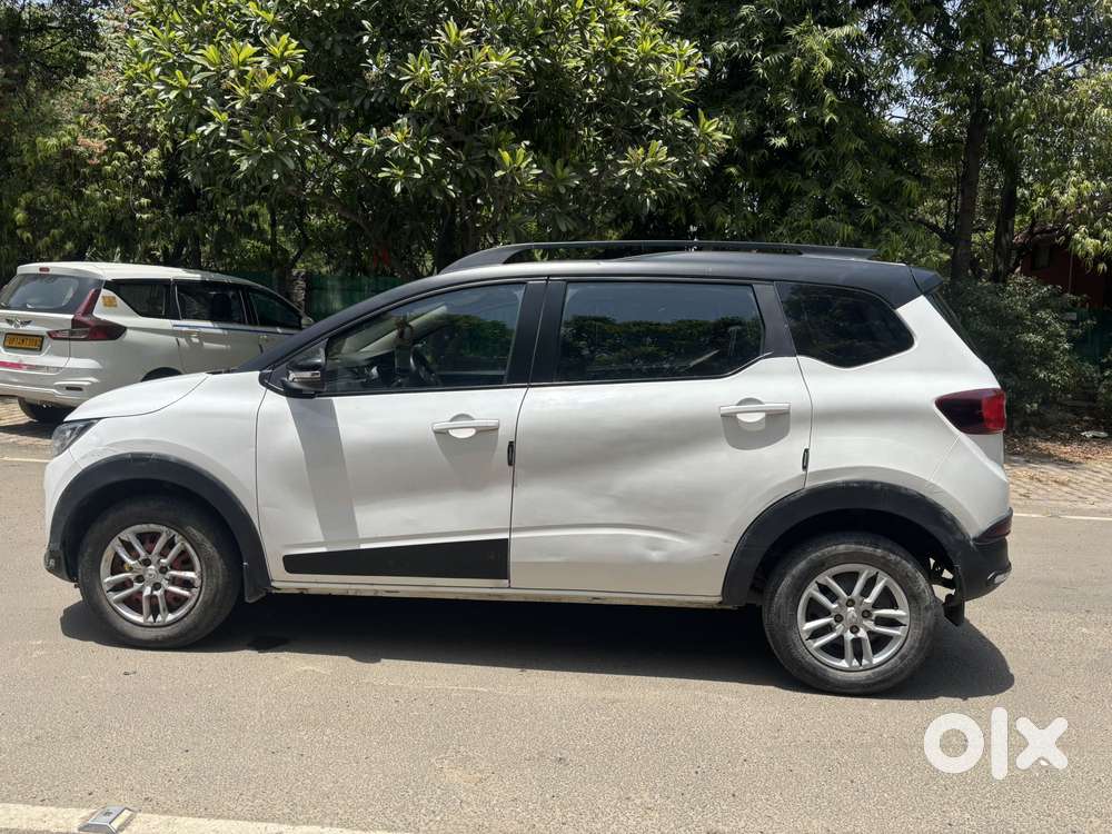 Renault Triber Rxt, 2022, Petrol