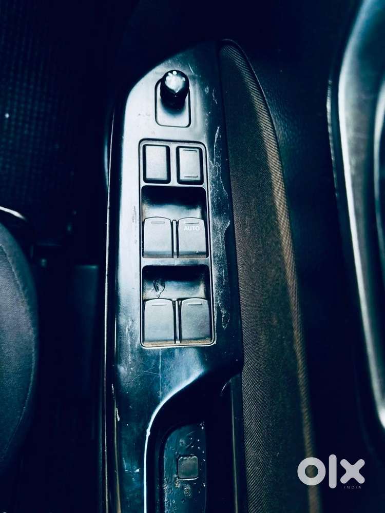 Maruti Suzuki Swift 1.2 Vxi (o), 2013, Petrol