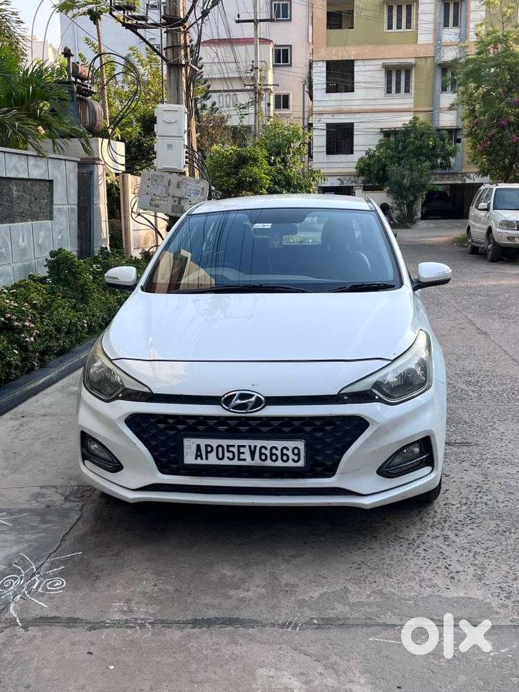 Hyundai I20 Sportz 1.4 At Vtvt, 2018, Petrol