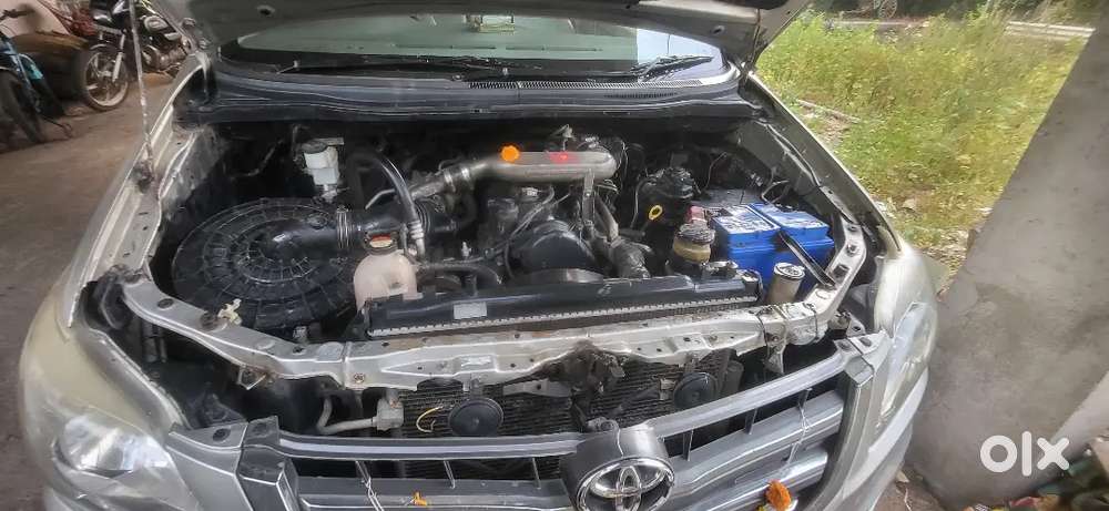 Toyota Innova 2.5g 8 Seater