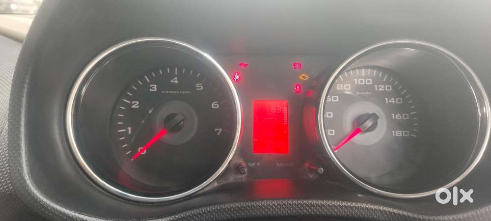 Mahindra Tuv 300 Plus P8, 2018