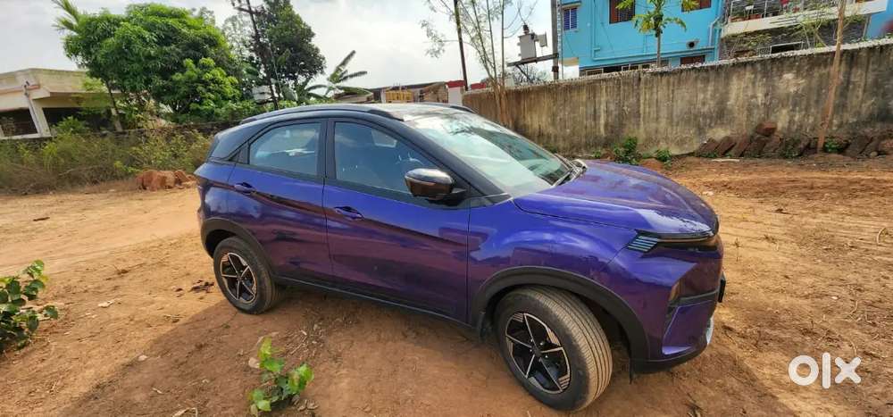 Tata Nexon Purple Petrol Automatic Top Model
