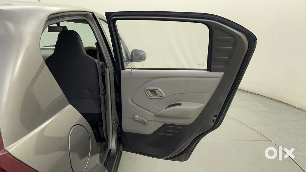 Datsun Redigo T Option, 2016, Petrol