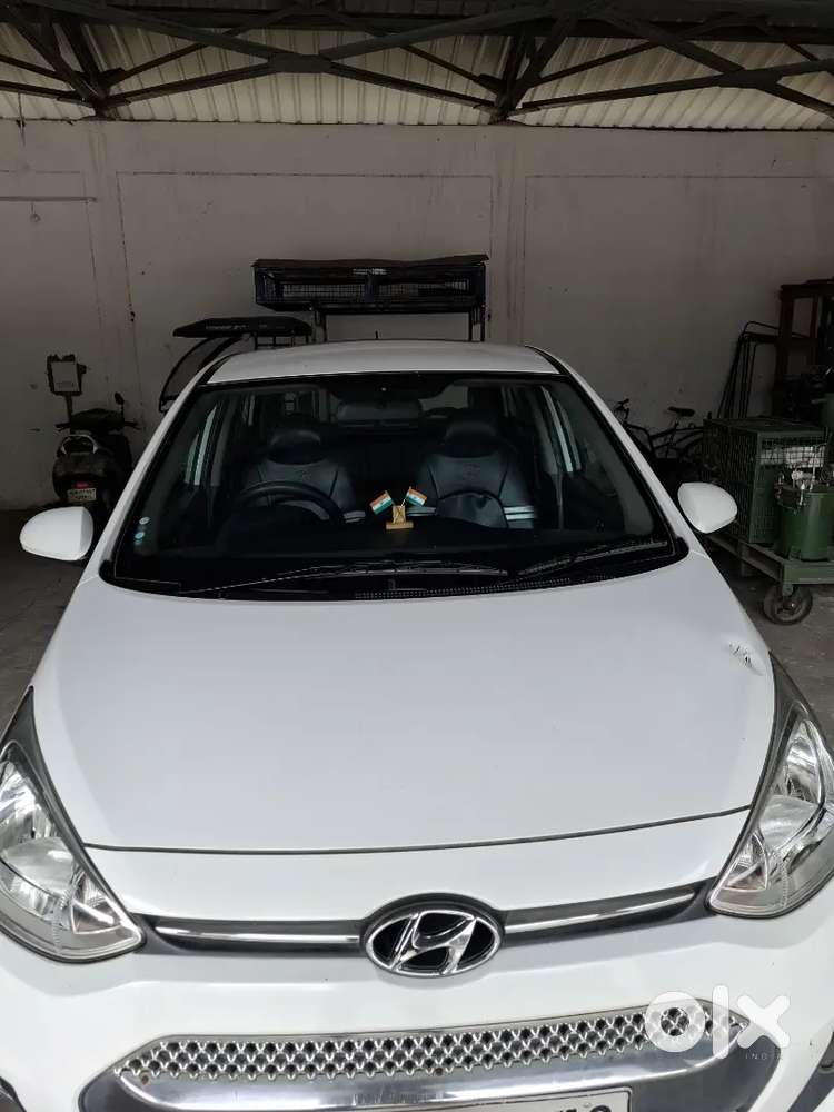 Hyundai Grand I10 2015 Petrol 80000 Km Driven