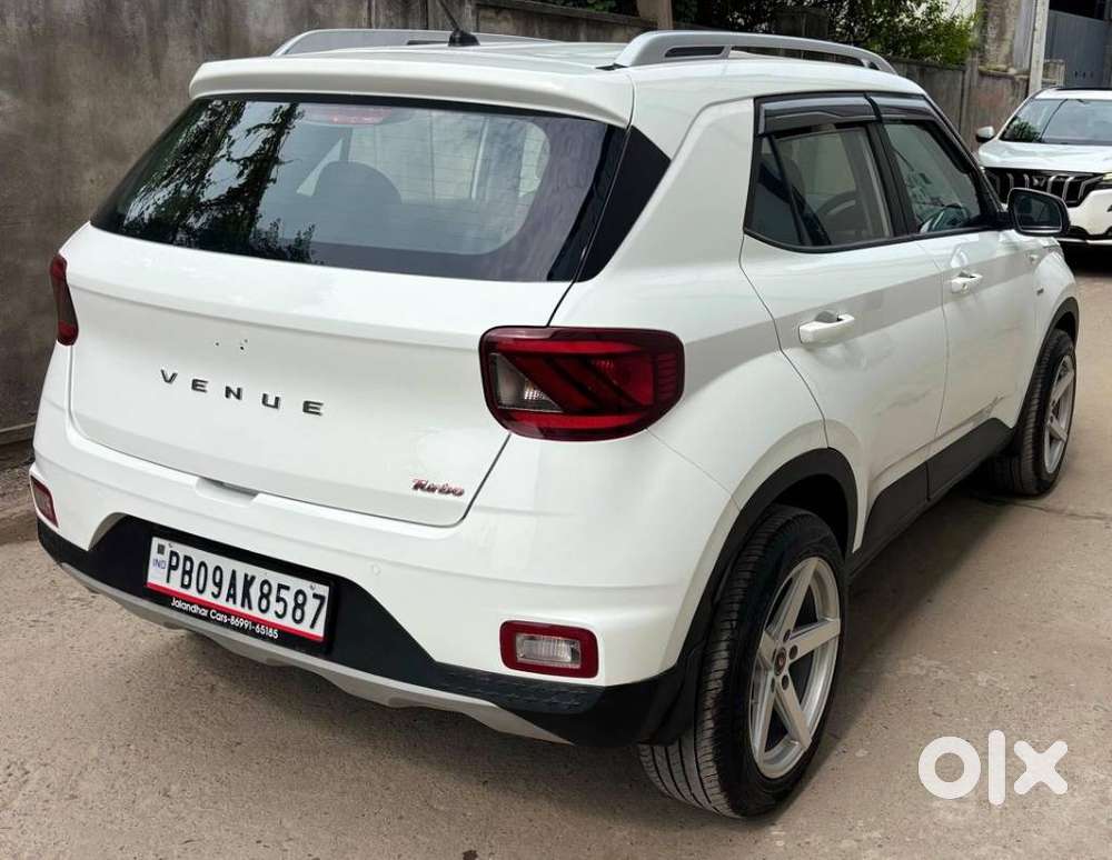 Hyundai Venue, 2021, Petrol